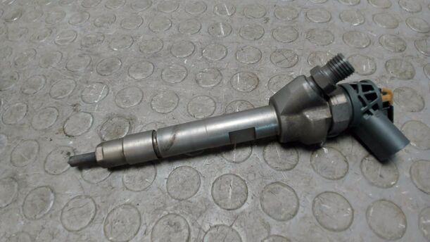 Foto: EINSPRITZVENTIL / EINSPRITZDÜSE eines BMW 320d DPF Touring Aut. Cup