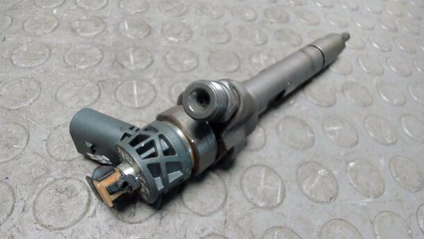 Foto: EINSPRITZVENTIL / EINSPRITZDÜSE eines BMW 320d DPF Touring Aut. Cup