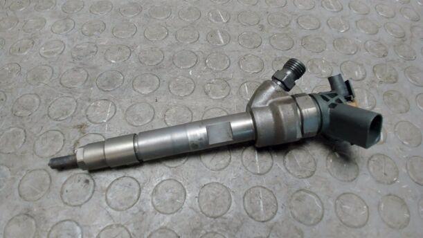 Foto: EINSPRITZDÜSE / EINSPRITZVENTIL eines BMW 320d DPF Touring Aut. Cup
