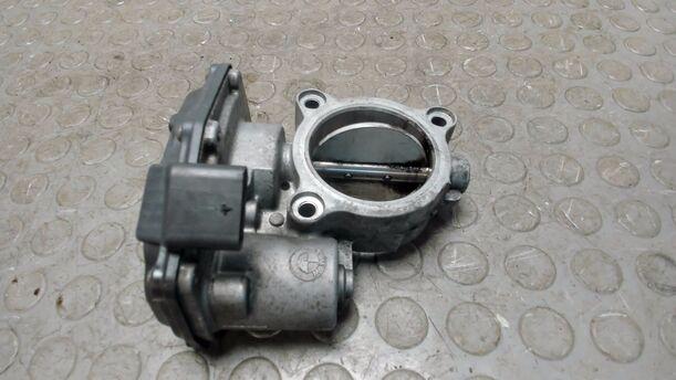 Foto: DROSSELKLAPPENSTUTZEN eines BMW 320d DPF Touring Aut. Cup