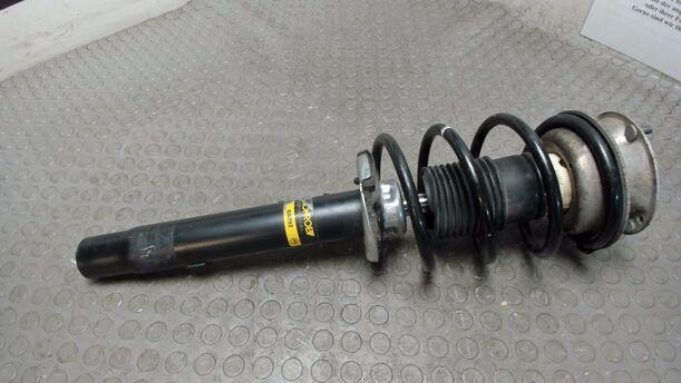 Foto: FEDERBEIN VORNE RECHTS eines BMW 320d DPF Touring Aut. Cup