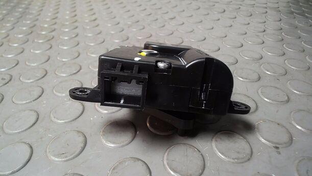 Foto: STELLMOTOR HEIZUNG/ UMLUFT eines Hyundai i10 1.1 Cup