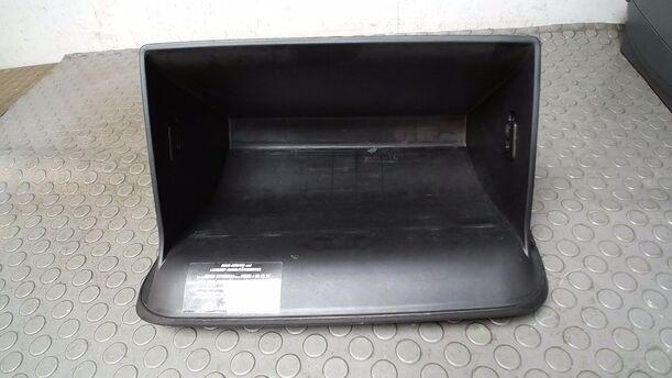 Foto: HANDSCHUHFACH eines Hyundai i10 1.1 Cup