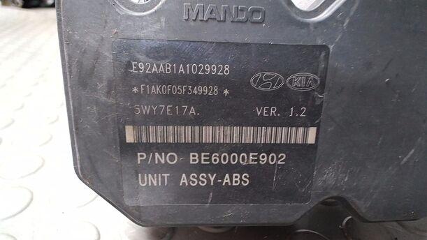 Foto: HAUPTBREMSAGGREGAT ABS eines Hyundai i10 1.1 Cup