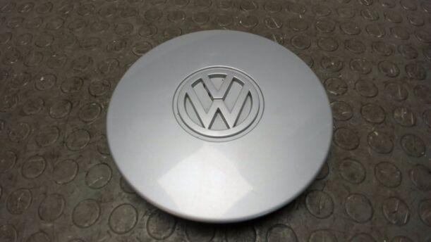 Foto: EINZELNE RADKAPPE / RADNABENDECKEL eines VW Golf Cabrio 1.8