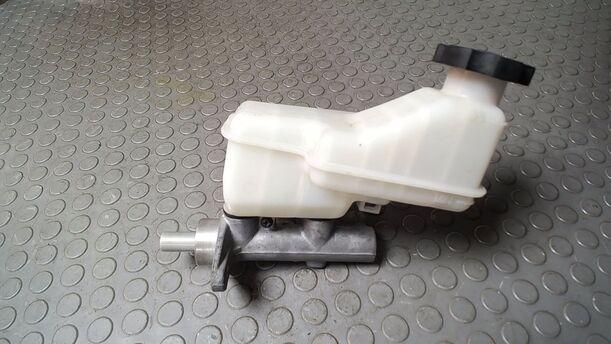 Foto: HAUPTBREMSZYLINDER eines Hyundai i10 1.1