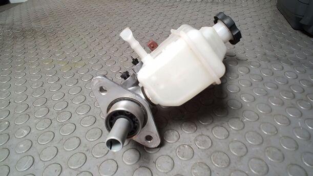 Foto: HAUPTBREMSZYLINDER eines Hyundai i10 1.1