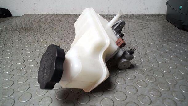 Foto: HAUPTBREMSZYLINDER eines Hyundai i10 1.1