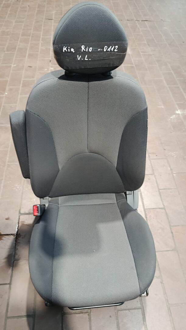 Foto: FAHRERSITZ / SITZ VORNE LINKS eines Kia Rio 1.6