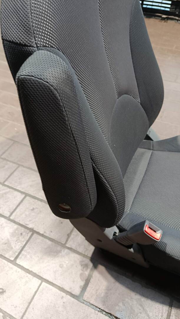 Foto: FAHRERSITZ / SITZ VORNE LINKS eines Kia Rio 1.6