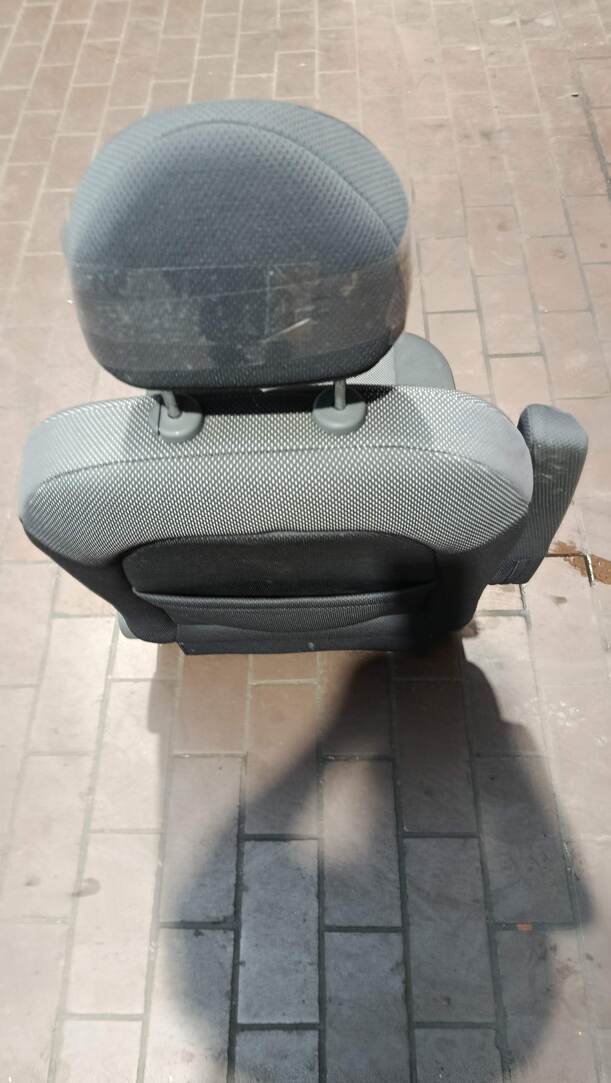 Foto: FAHRERSITZ / SITZ VORNE LINKS eines Kia Rio 1.6