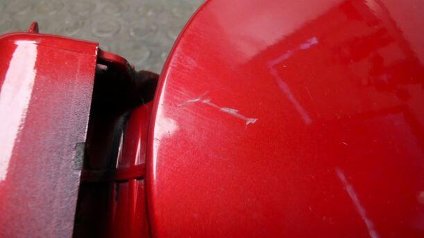 Foto: TANKKLAPPE / TANKDECKEL eines Kia Rio 1.6