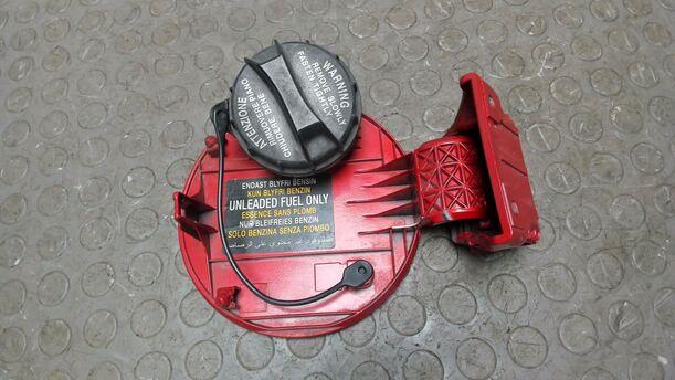 Foto: TANKKLAPPE / TANKDECKEL eines Kia Rio 1.6