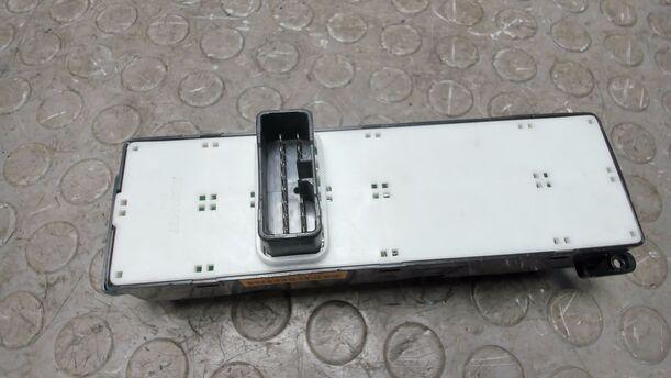 Foto: FENSTERHEBERSCHALTER eines Kia Rio 1.6