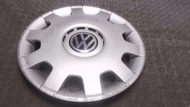 Foto: EINZELRADKAPPE / FELGENDECKEL eines VW Golf 1.6 Automatik