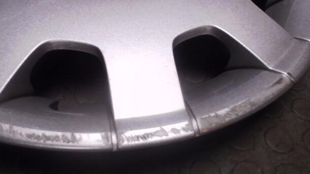 Foto: EINZELRADKAPPE / FELGENDECKEL eines VW Golf 1.6 Automatik