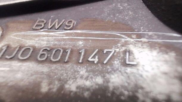 Foto: EINZELRADKAPPE / FELGENDECKEL eines VW Golf 1.6 Automatik