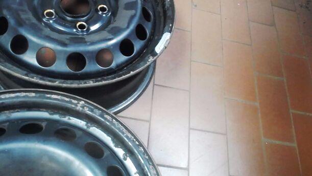 Foto: STAHLFELGENSATZ 6X15 ET47 eines VW Touran 1.9 TDI