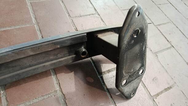 Foto: VERSTÄRKUNG VORNE eines Fiat Panda 1.2