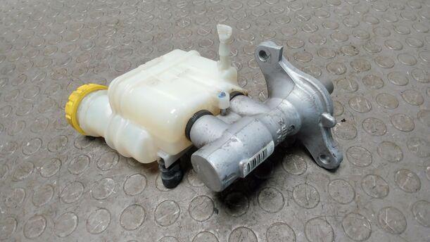 Foto: HAUPTBREMSZYLINDER eines Fiat Panda 1.2
