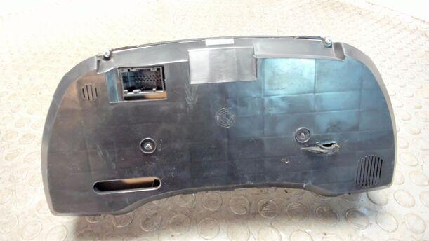 Foto: KOMBIINSTRUMENT / TACHOEINHEIT eines Fiat Panda 1.2