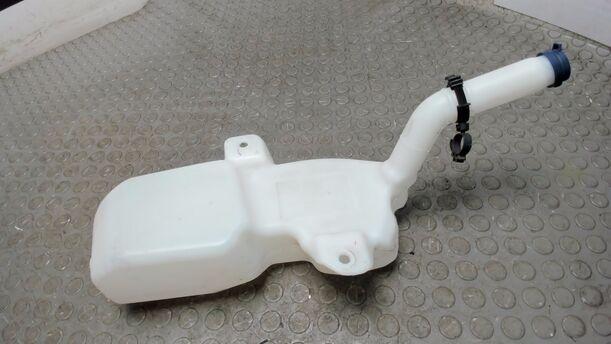 Foto: SCHEIBENWASCHBEHÄLTER eines Fiat Panda 1.2