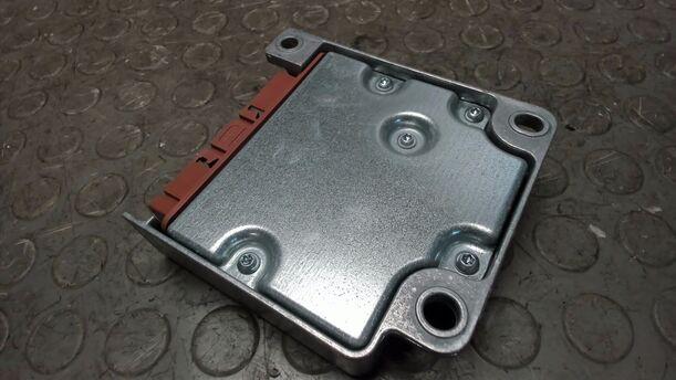 Foto: AIRBAGSTEUERGERÄT eines Fiat Panda 1.2