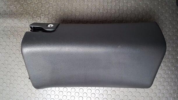 Foto: HANDSCHUHFACH eines Mercedes-Benz C 220 T CDI CL