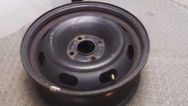 Foto: STAHLFELGE 6X15 ET27 eines Citroen C4 1.4 16V CL