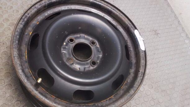 Foto: STAHLFELGE 6X15 ET27 eines Citroen C4 1.4 16V CL