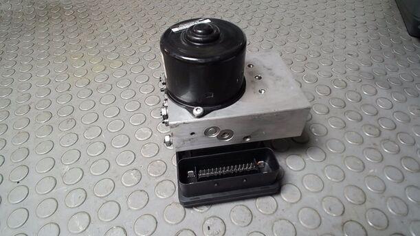 Foto: HAUPTBREMSAGGREGAT ABS/ ESP eines Mercedes-Benz C 220 T CDI CL