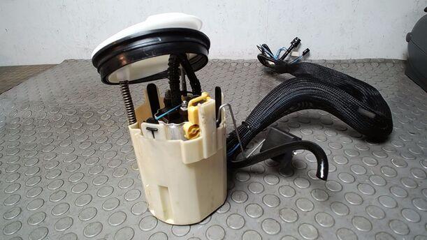 Foto: KRAFTSTOFFPUMPE eines Mercedes-Benz C 220 T CDI CL
