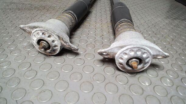 Foto: STOSSDÄMPFERPAAR HINTEN eines VW Polo 1.4 CL
