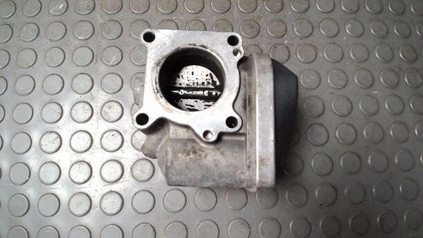 Foto: DROSSELKLAPPENSTUTZEN/ DROSSELKLAPPE eines VW Polo 1.4 CL