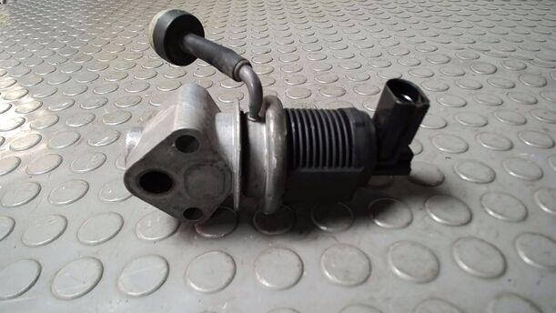 Foto: ABGASRÜCKFÜHRUNGSVENTIL/ AGR VENTIL eines VW Polo 1.4 CL