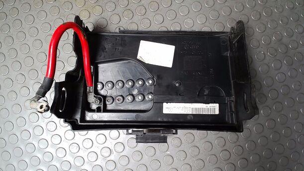 Foto: SICHERUNGSKASTEN BATTERIE eines VW Polo 1.4 CL