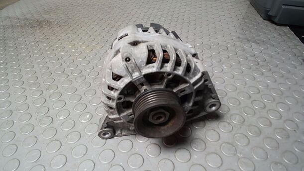 Foto: LICHTMASCHINE ( VALEO / 90 A ) eines VW Passat Variant 1.6