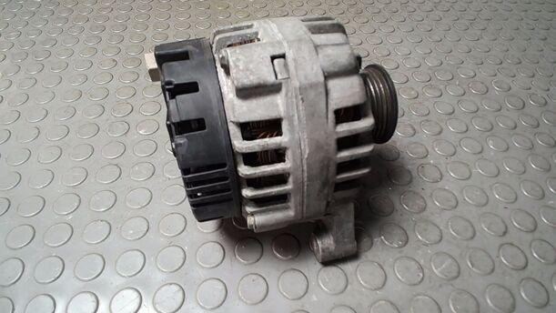 Foto: LICHTMASCHINE ( VALEO / 90 A ) eines VW Passat Variant 1.6