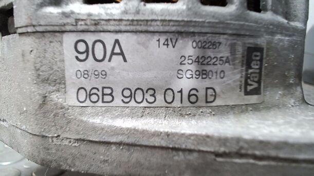 Foto: LICHTMASCHINE ( VALEO / 90 A ) eines VW Passat Variant 1.6