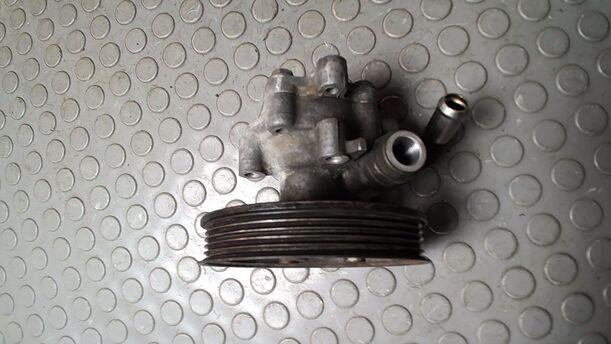 Foto: PUMPE SERVOLENKUNG/ SERVOPUMPE eines VW Passat Variant 1.6