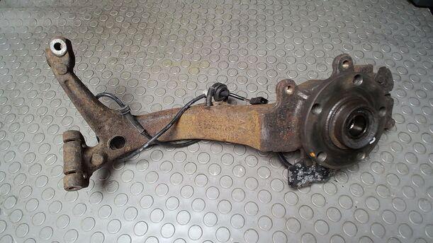 Foto: ACHSSCHENKEL VORN LINKS ( ABS ) eines VW Passat Variant 1.6