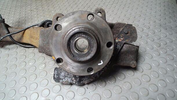 Foto: ACHSSCHENKEL VORN LINKS ( ABS ) eines VW Passat Variant 1.6