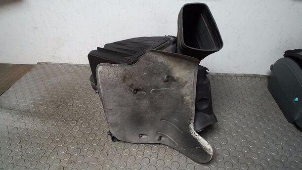 Foto: LUFTFILTERKASTEN AHL eines VW Passat Variant 1.6