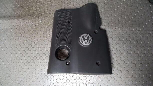 Foto: ABDECKUNG SAUGROHR/ MOTORABDECKUNG AHL eines VW Passat Variant 1.6
