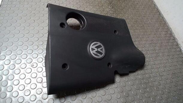 Foto: ABDECKUNG SAUGROHR/ MOTORABDECKUNG AHL eines VW Passat Variant 1.6