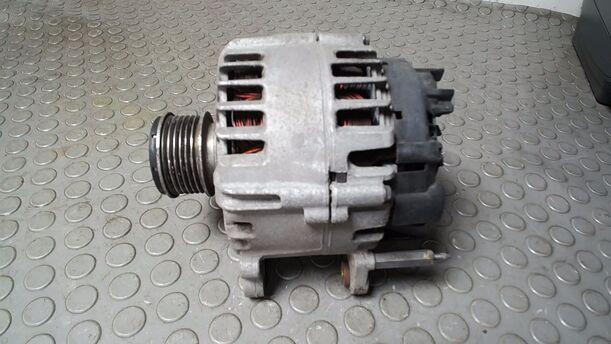 Foto: LICHTMASCHINE ( VALEO / 180 A ) eines VW Passat 2.0 TDI DPF