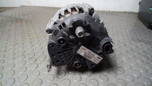 Foto: LICHTMASCHINE ( VALEO / 180 A ) eines VW Passat 2.0 TDI DPF