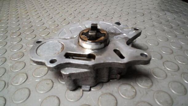 Foto: VAKUUMPUMPE eines VW Passat 2.0 TDI DPF