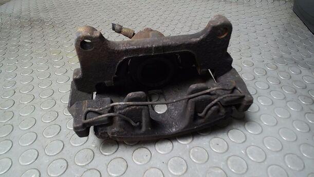 Foto: BREMSSATTEL VORN LINKS ( ATE ) eines VW Passat 2.0 TDI DPF