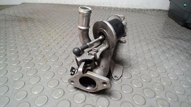 Foto: ABGASKÜHLER/ AGR KÜHLER eines VW Passat 2.0 TDI DPF